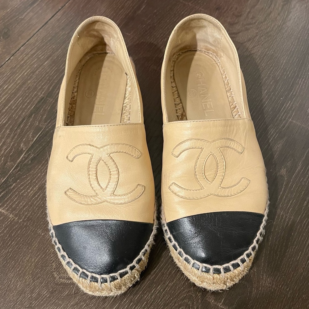 Chanel Espadrille 36 Leather Cap Toe Cc Flats